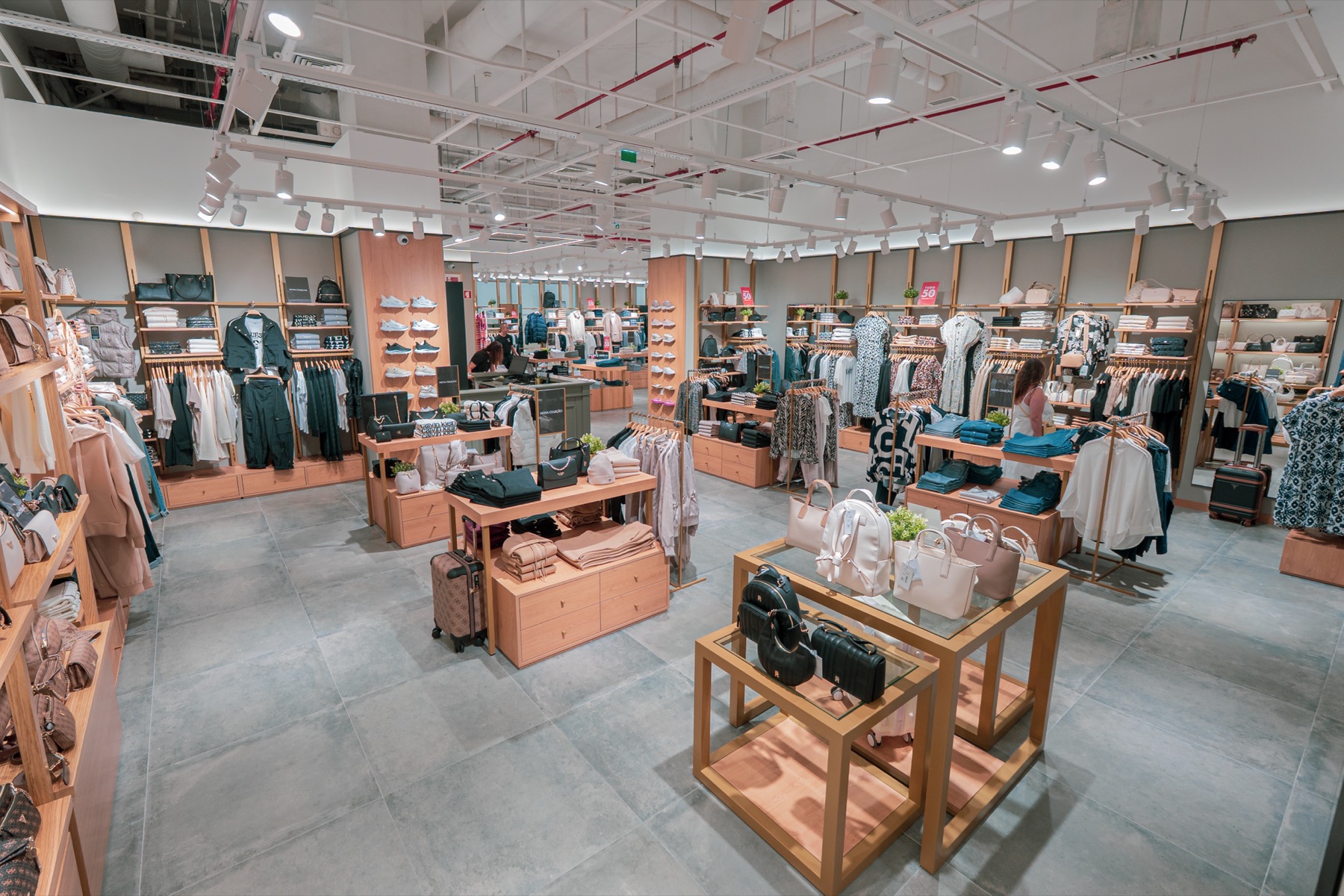 Área comercial de uma loja Forte Store